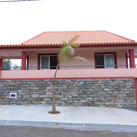 Modern In Prazeres With Shared Pool, 150 M² Campanário