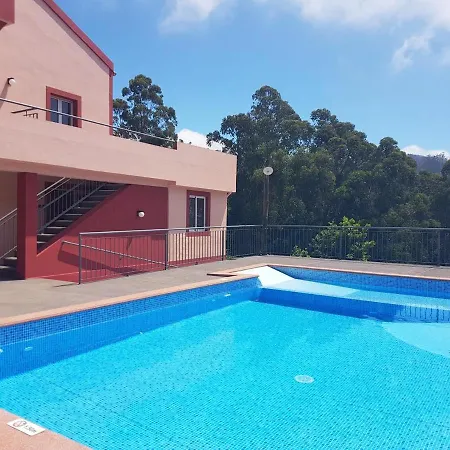 Modern In Prazeres With Shared Pool, 150 M² *