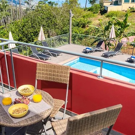 Modern In Prazeres With Shared Pool, 150 M² Apartman