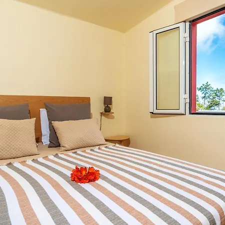 Modern In Prazeres With Shared Pool 150 M² * Campanario