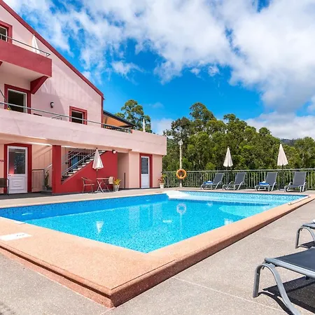 Modern In Prazeres With Shared Pool, 150 M² * Campanário