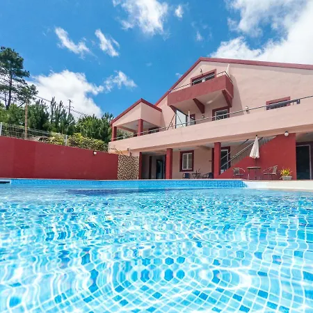 Modern In Prazeres With Shared Pool, 150 M² Appartement Campanário
