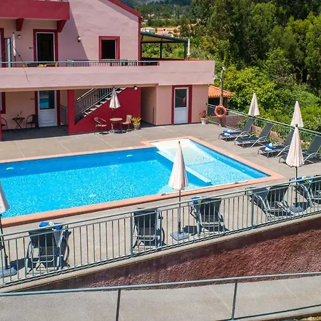 Modern In Prazeres With Shared Pool, 150 M² Διαμέρισμα *