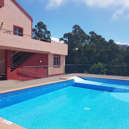 Modern In Prazeres With Shared Pool, 150 M² Appartement Campanário