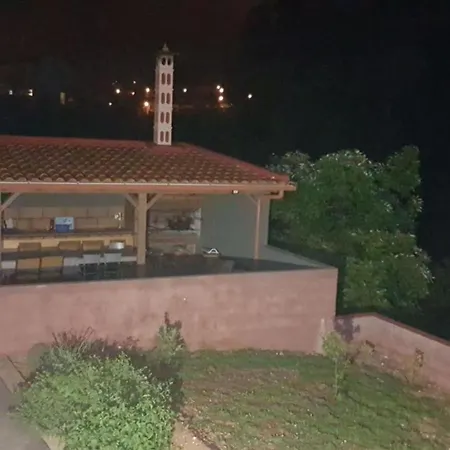 Lejlighed Modern In Prazeres With Shared Pool, 150 M² *