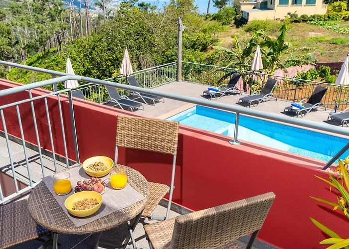 Modern In Prazeres With Shared Pool, 150 M² Διαμέρισμα