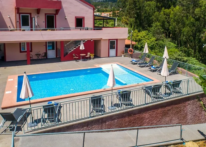 Modern In Prazeres With Shared Pool, 150 M² Διαμέρισμα *
